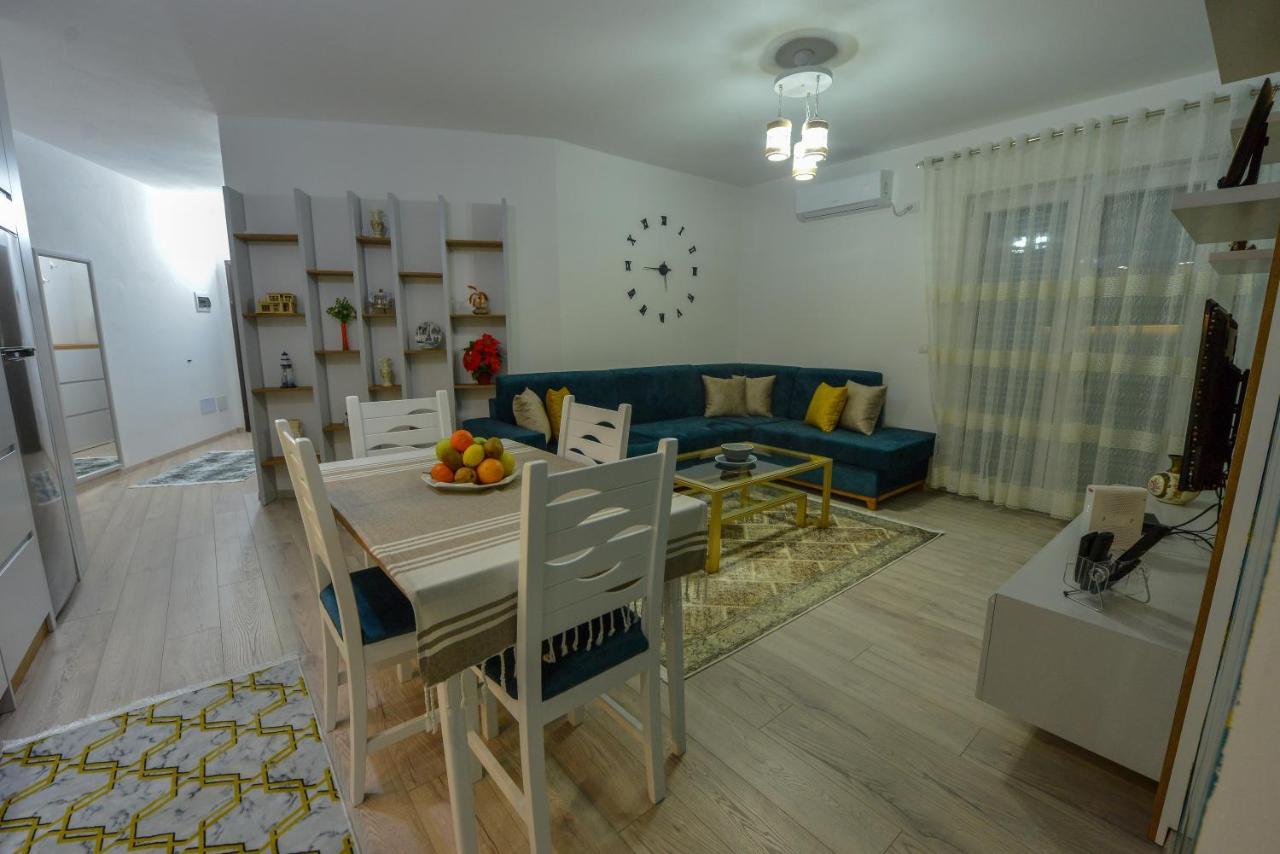 Denis Comfort Apartment Shkoder Bagian luar foto