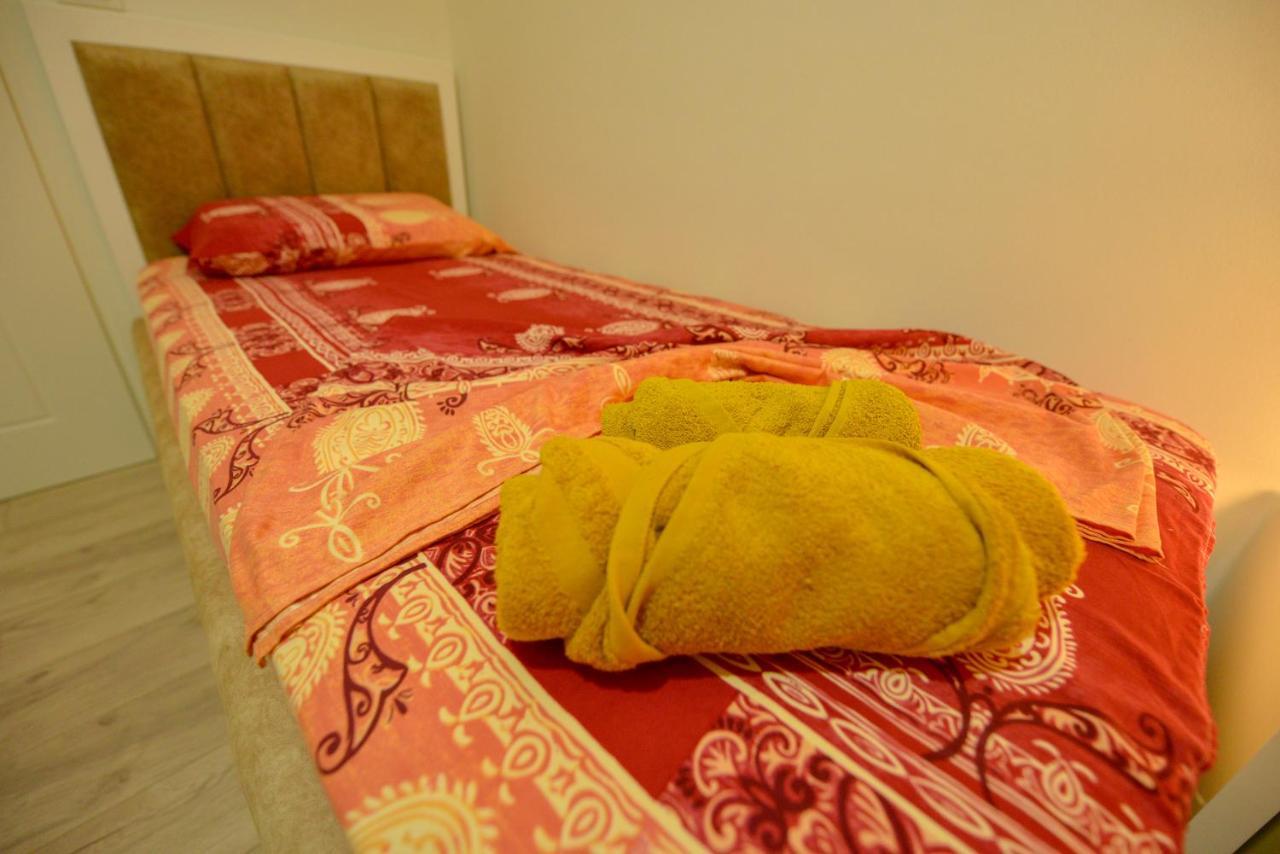 Denis Comfort Apartment Shkoder Bagian luar foto